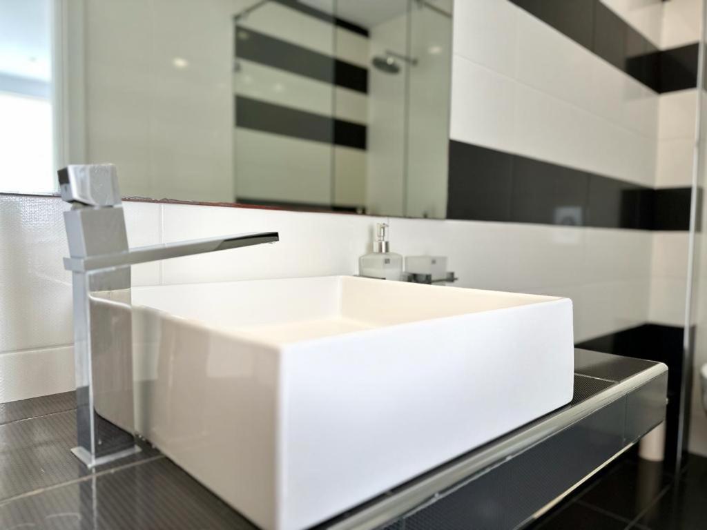 Leblanc Luxurious Beachfront Villa, Gcollectiongr Ermioni Luaran gambar